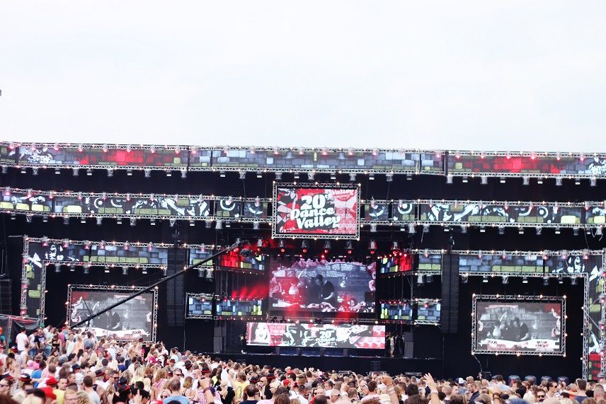 photo DanceValley_03_zpsebf4c9bb.jpg