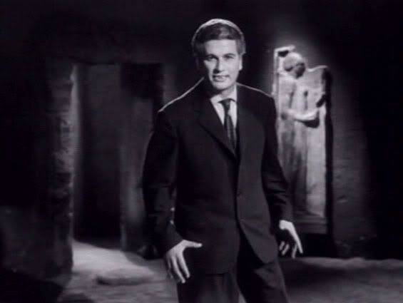 Walter Brandi en vampire aux expressions théâtrales de 1960 /Des_Filles_Pour_Un_Vampire_024.jpg