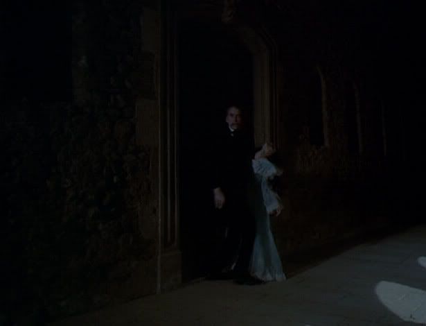 Une proie féminine pour le comte vampire / Les_Nuits_de_Dracula1970-Franco-016.jpg