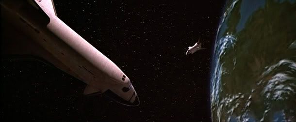 Les navettes spatiales en mission vers la comète de Haley / Lifeforce-1985-003.jpg