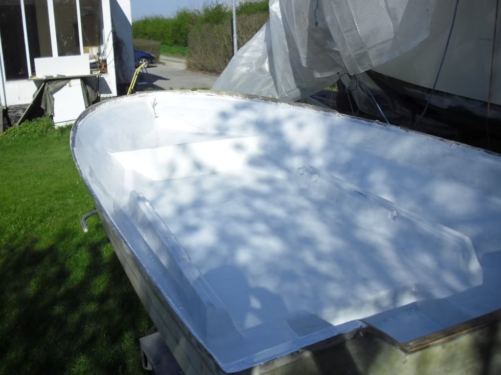 hull_epoxy_primed2.jpg