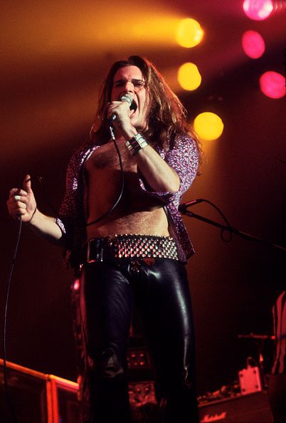  photo 577083665-american-rock-musician-david-lee-roth-of-the-gettyimages-1.jpg
