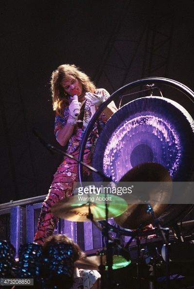  photo 473208850-lead-singer-and-guitarist-david-lee-roth-of-gettyimages.jpg