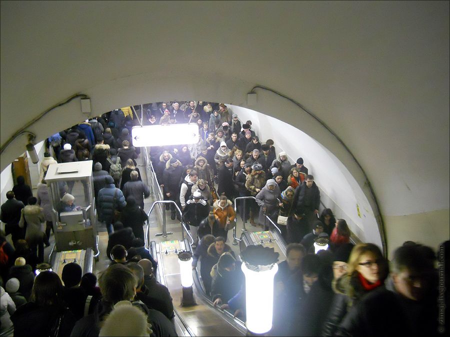 эскалатор, станция Октябрьская (Калужско-Рижская линия) (фото zimaj)