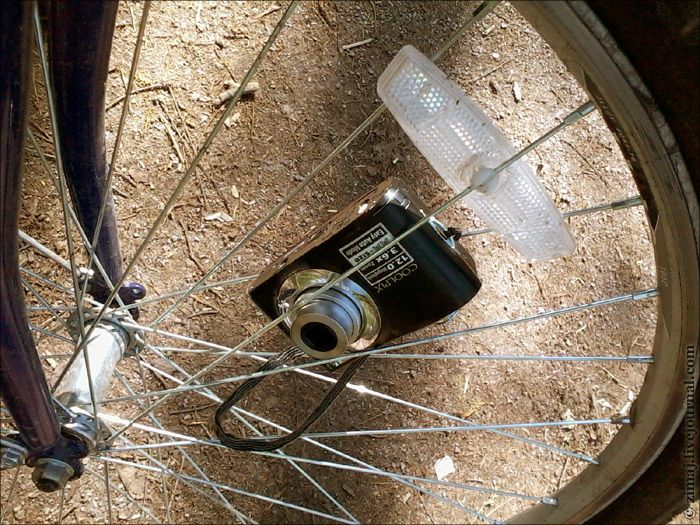 фотоаппарат в колесе велосипеда (фото zimaj)