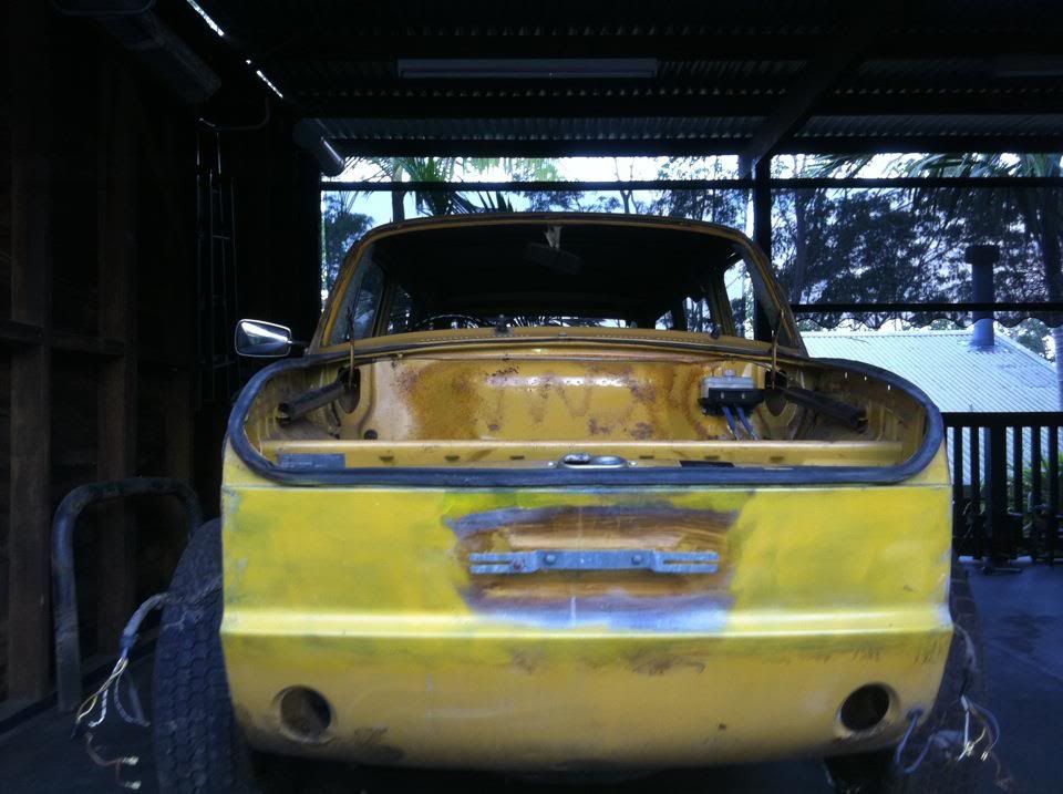http://i1113.photobucket.com/albums/k519/dave1342/vw%20type%203/304278_10150515441929782_837084781_11478267_1466367765_n.jpg
