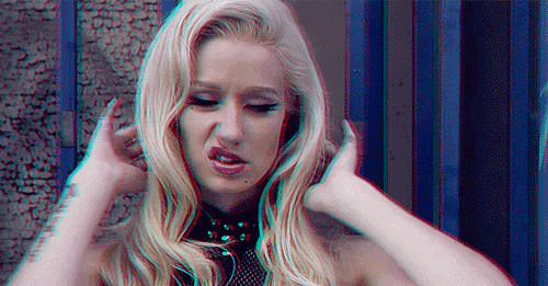Iggy Azalea Loses Her **** At Paparazzi
